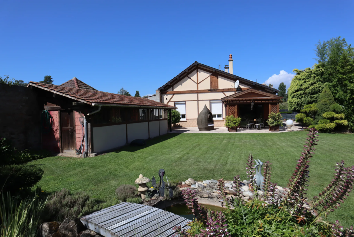 Maison familiale avec bel extérieur à Autun 