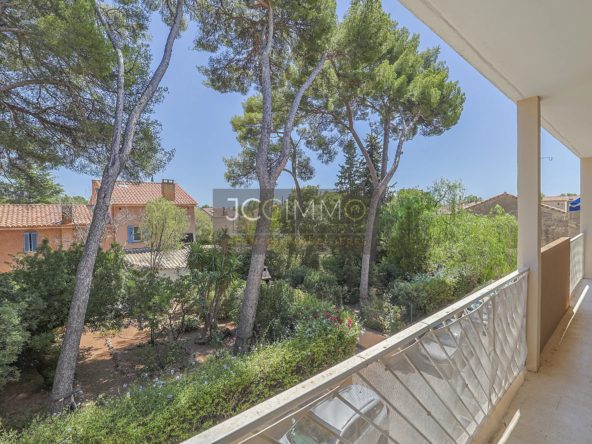 À vendre : Appartement T4 de 80 m2 à Toulon, garage et cave inclus