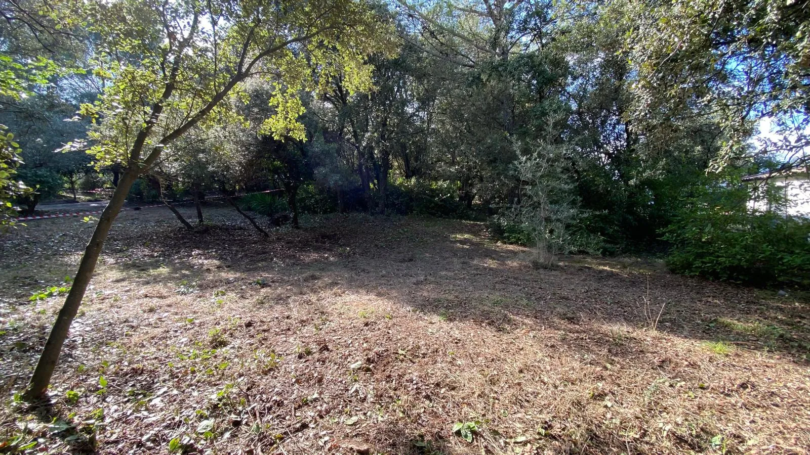 Terrain à bâtir avec piscine à Villevieille 