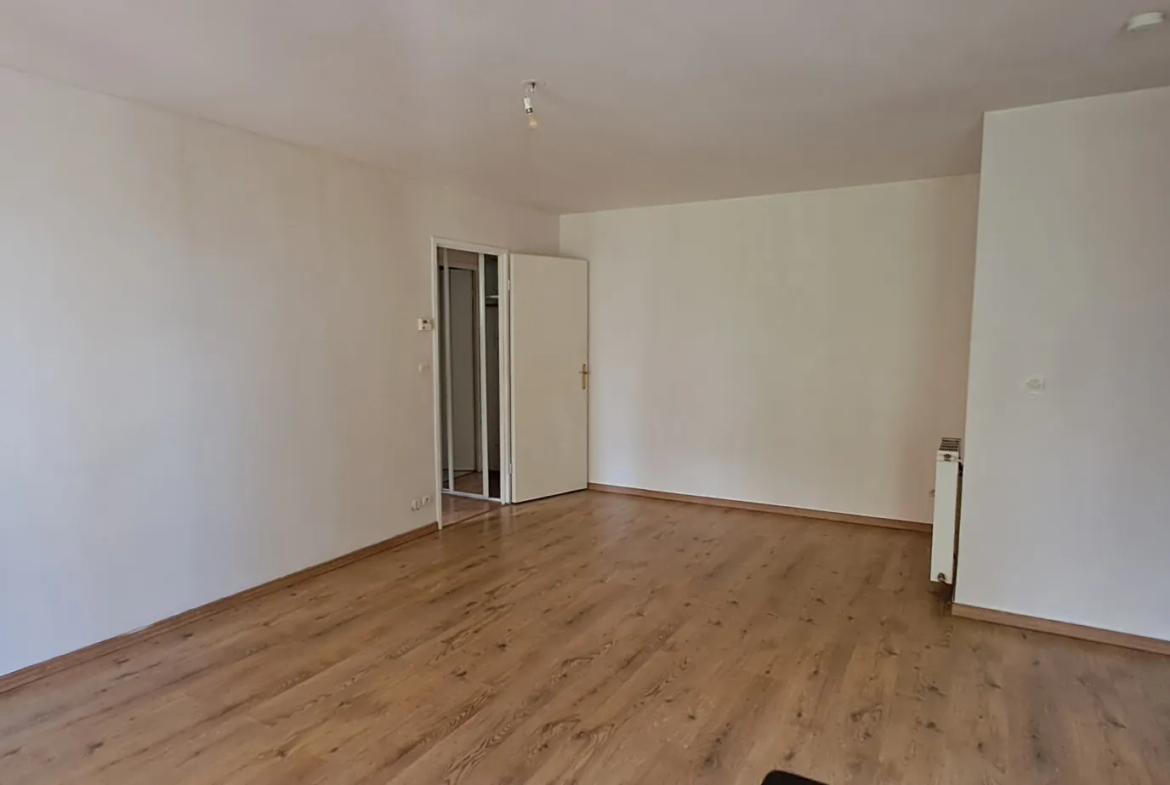 Appartement 2 pièces en rez-de-jardin à Dourdan ! 