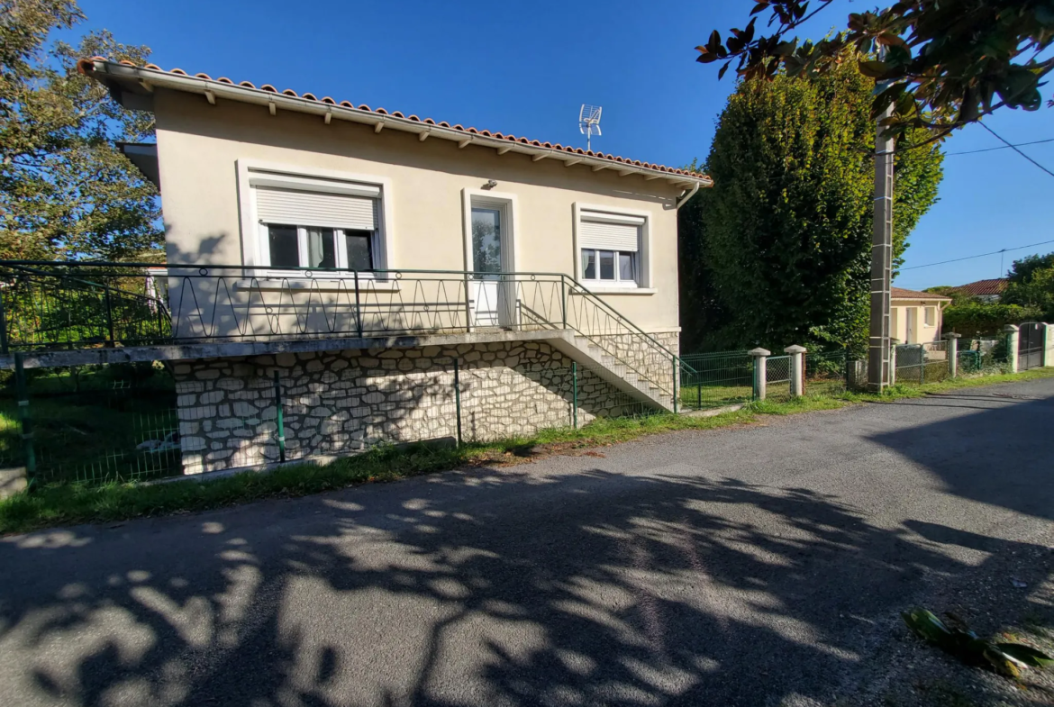 Maison à Meschers sur Gironde avec 2 logements et jardin 