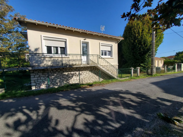 Maison à Meschers sur Gironde avec 2 logements et jardin