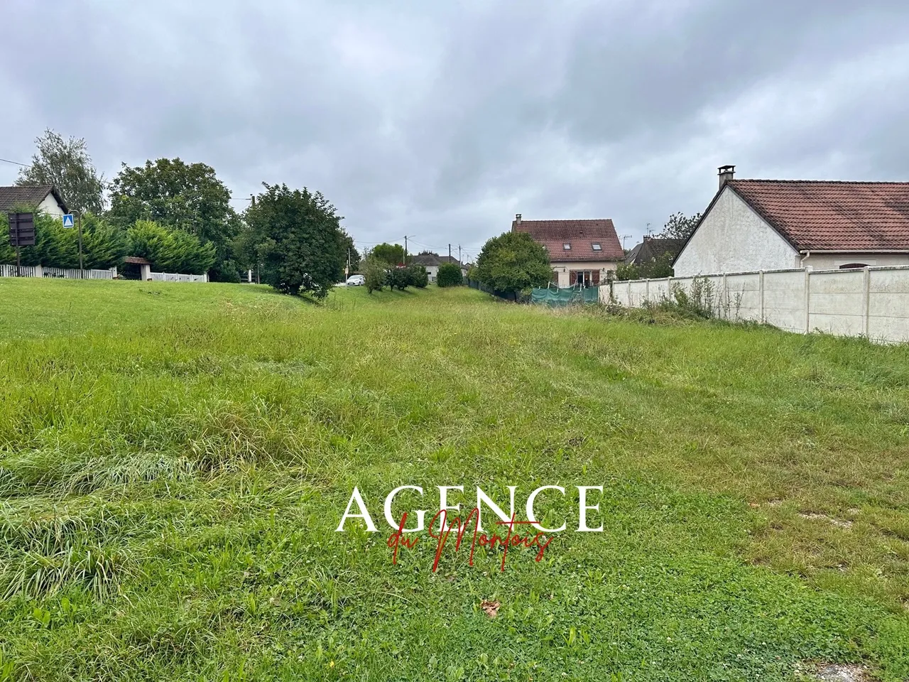 Terrain à bâtir de 993m2 - Région Longueville 