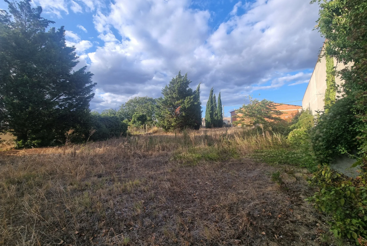 Terrain constructible à Ventenac-en-Minervois 