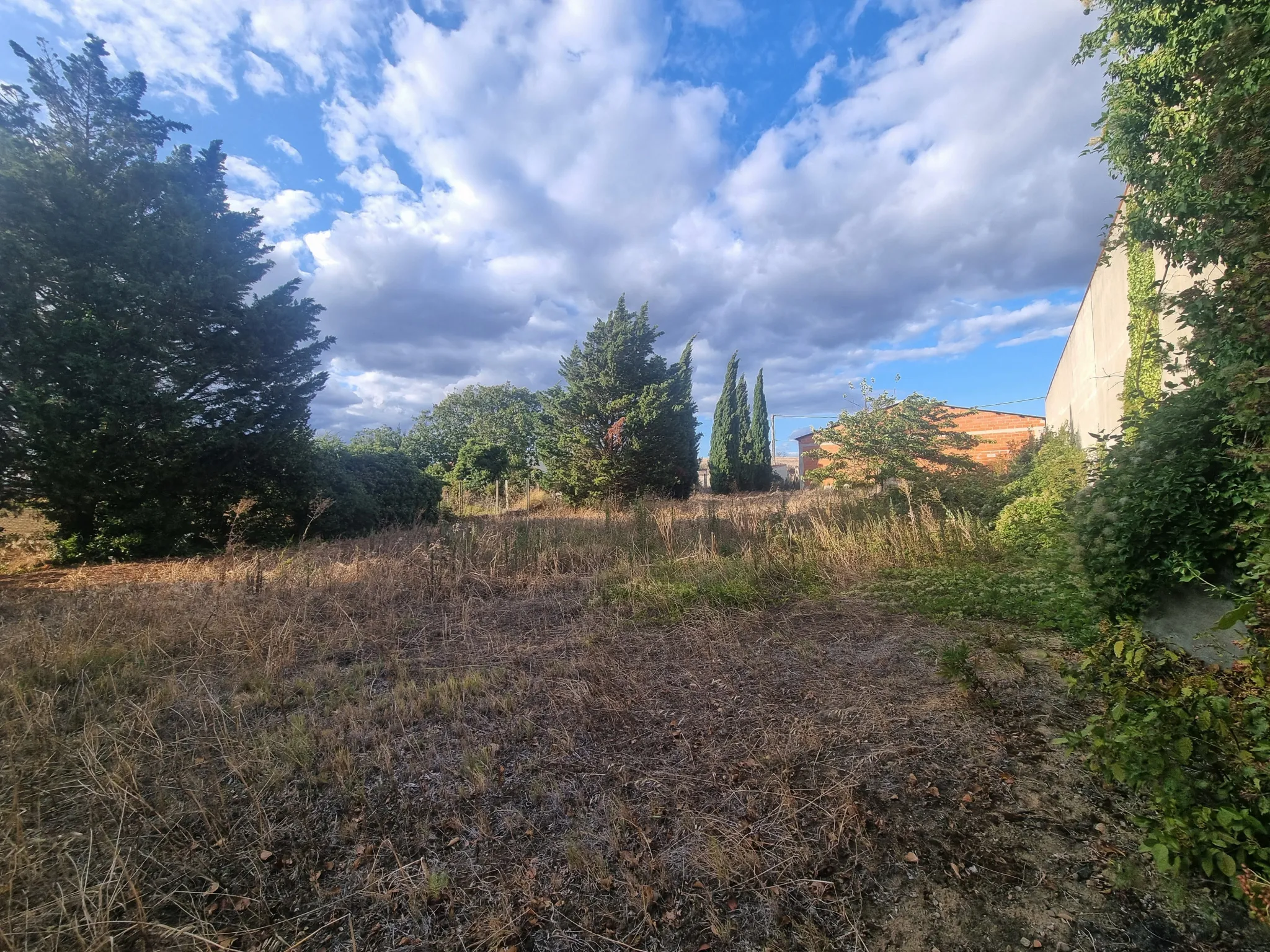 Terrain constructible à Ventenac-en-Minervois 