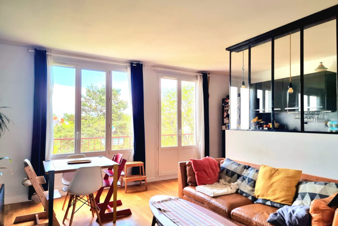 Appartement lumineux 3 chambres avec balcon à Vitry sur seine 