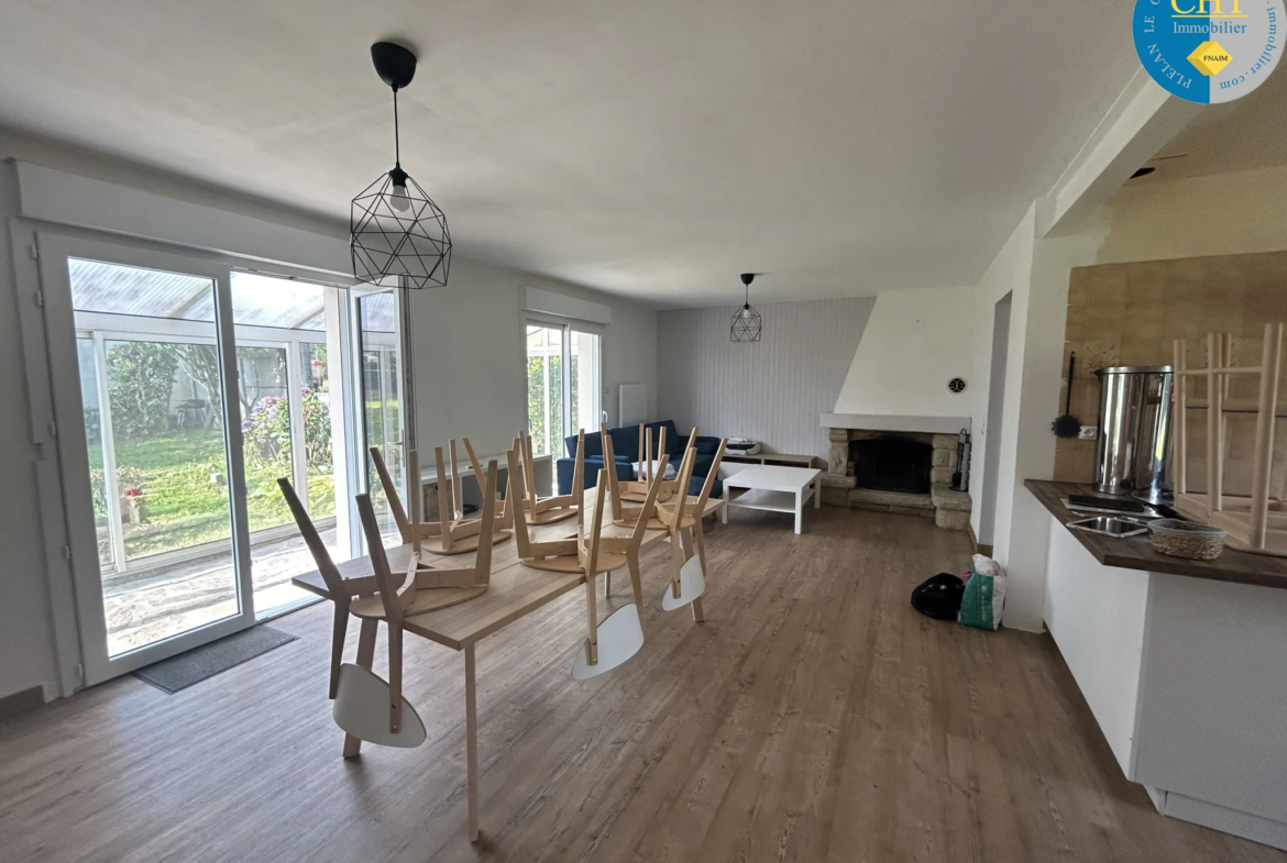 Maison en pierres rénovée avec 3 chambres à Monteneuf 