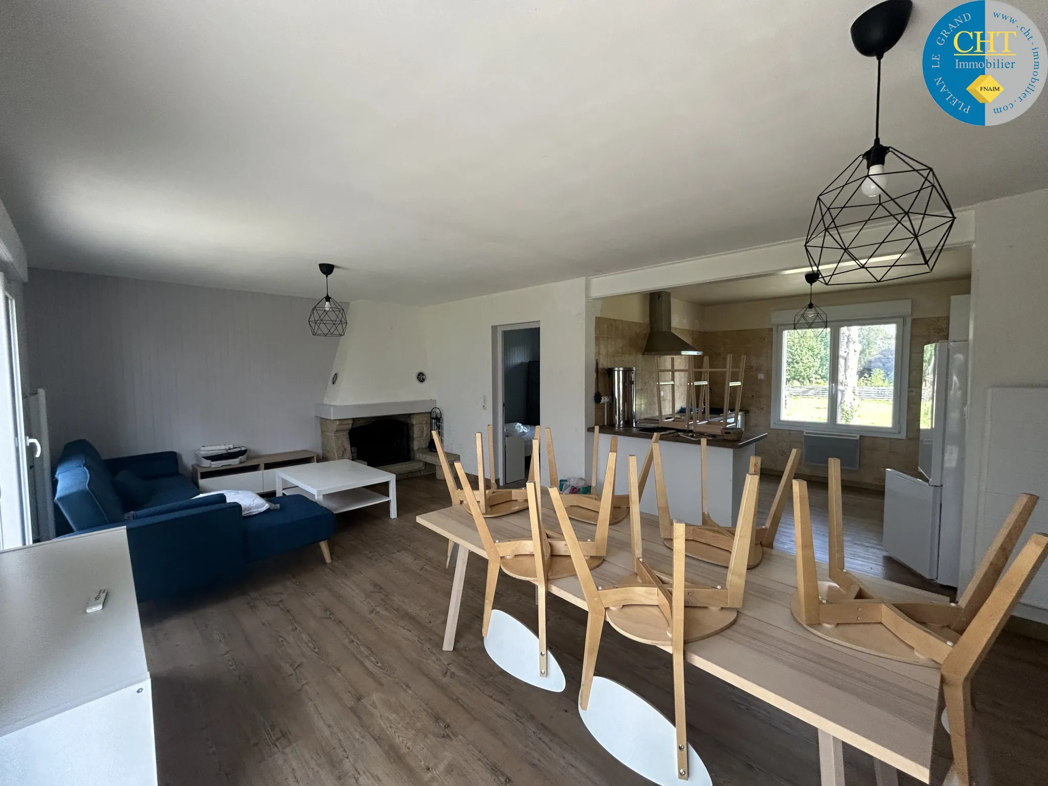 Maison en pierres rénovée avec 3 chambres à Monteneuf 