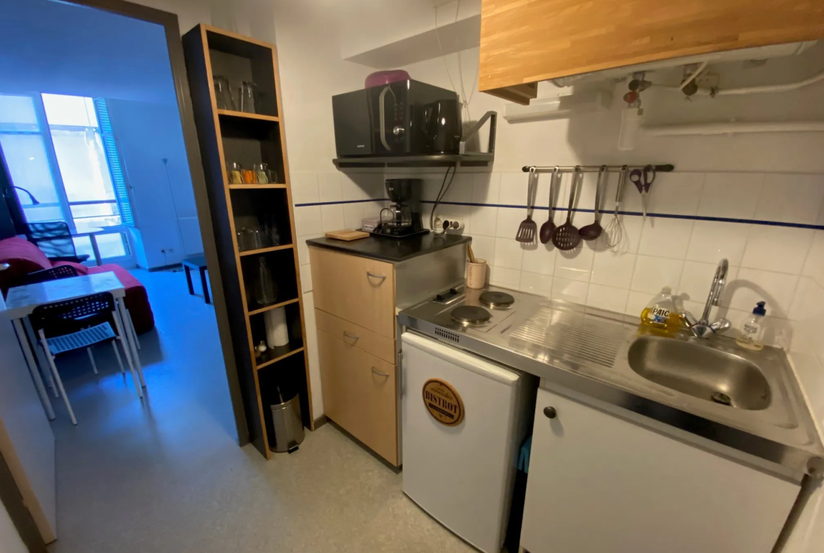 À vendre : Studio meublé de 22 m² au cœur de Nîmes 