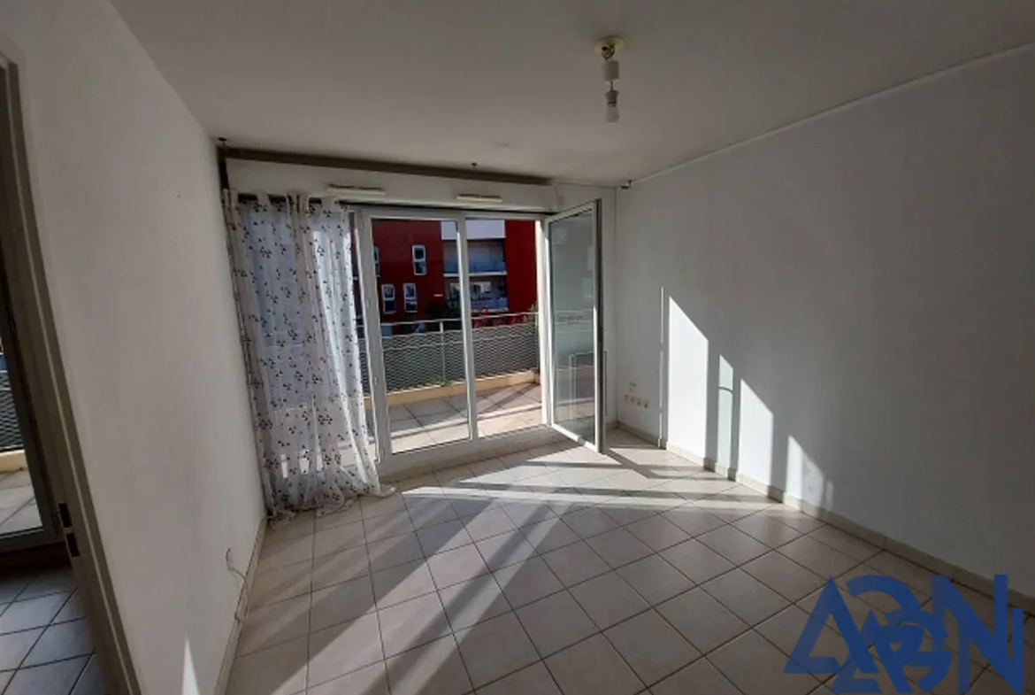 À vendre : Appartement 2 pièces avec terrasse et garage à Montpellier 