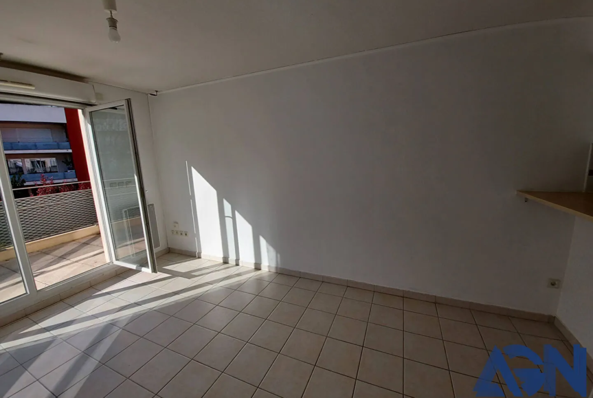 À vendre : Appartement 2 pièces avec terrasse et garage à Montpellier 