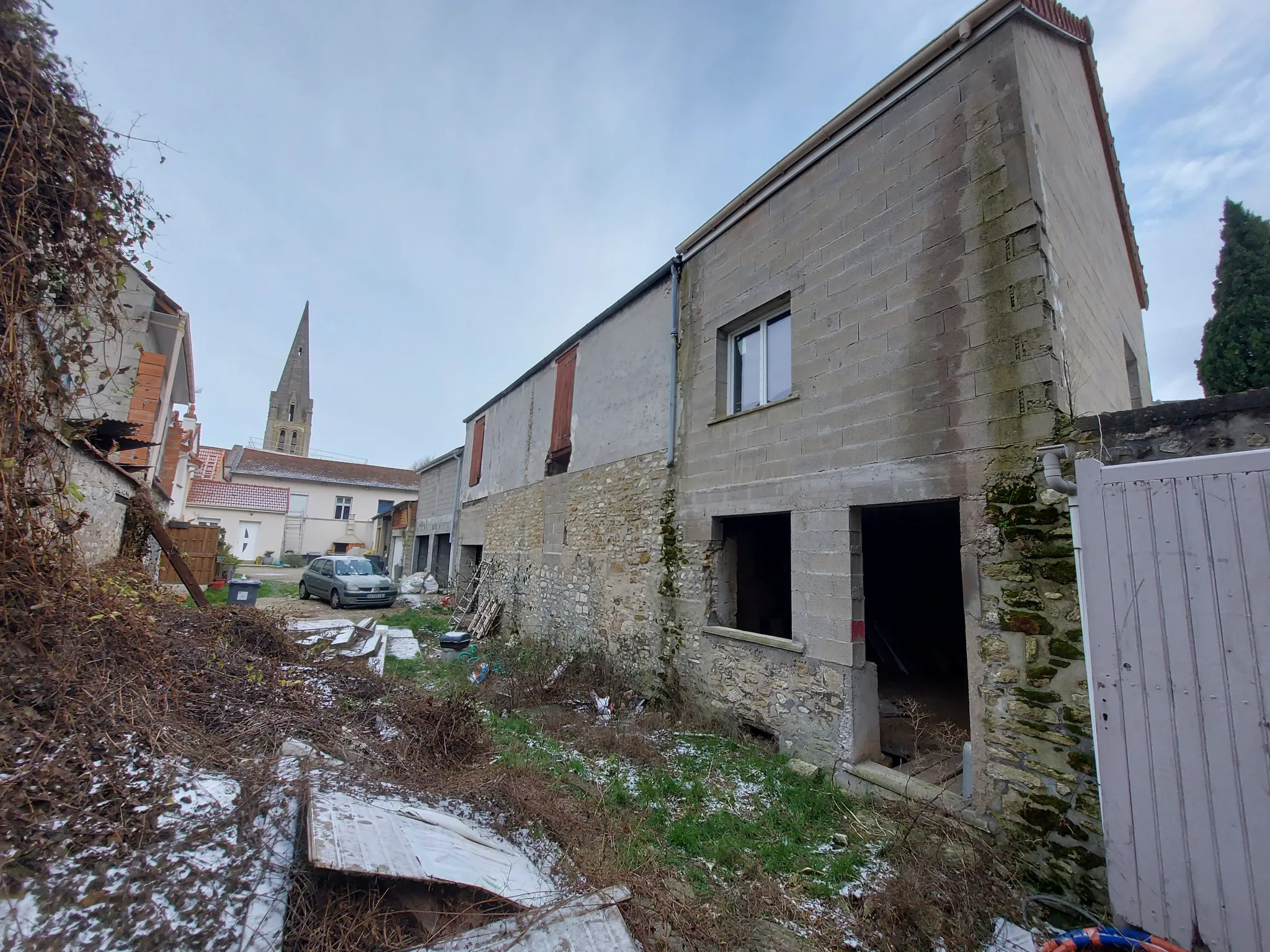 Corps de ferme à rénover au centre-ville de Limay - 200 m² 