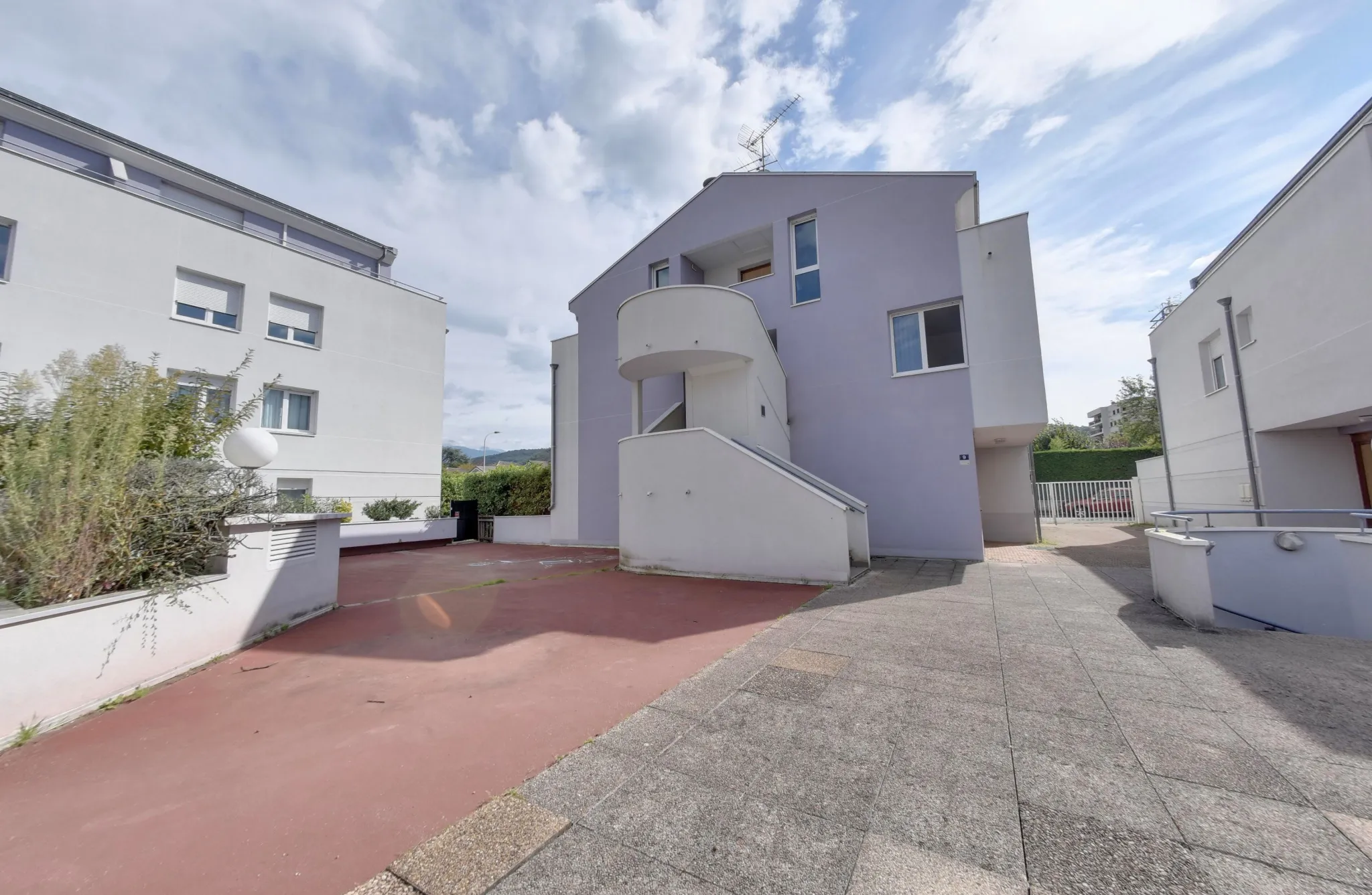 Superbe appartement T3 à Échirolles avec terrasse et parking 