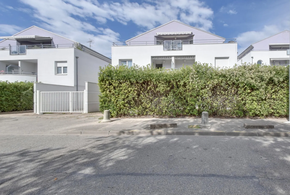 Superbe appartement T3 à Échirolles avec terrasse et parking 