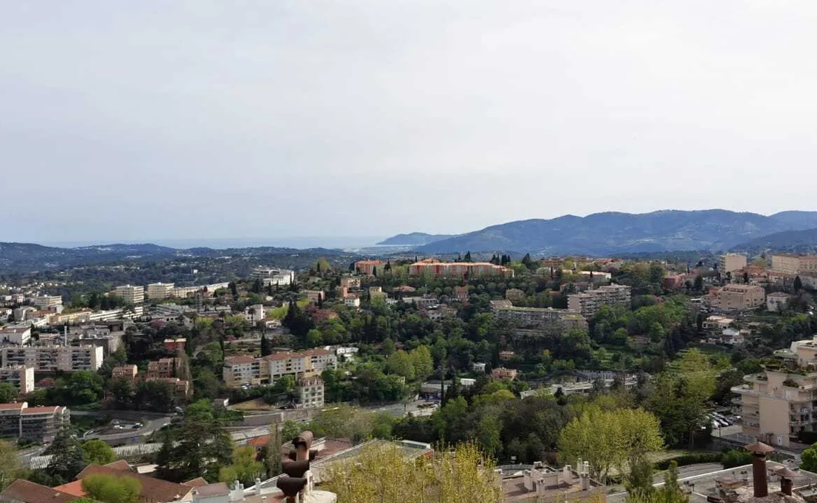 Superbe appartement duplex à Grasse avec vue panoramique 