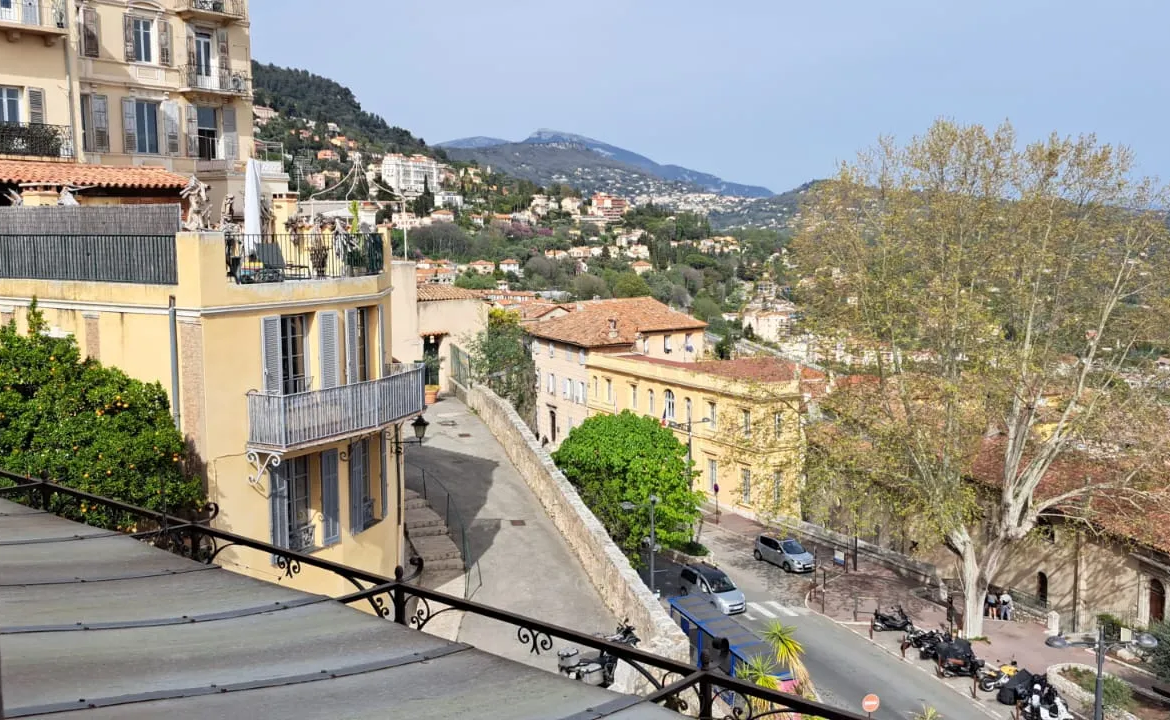 Duplex atypique à Grasse avec vue panoramique 