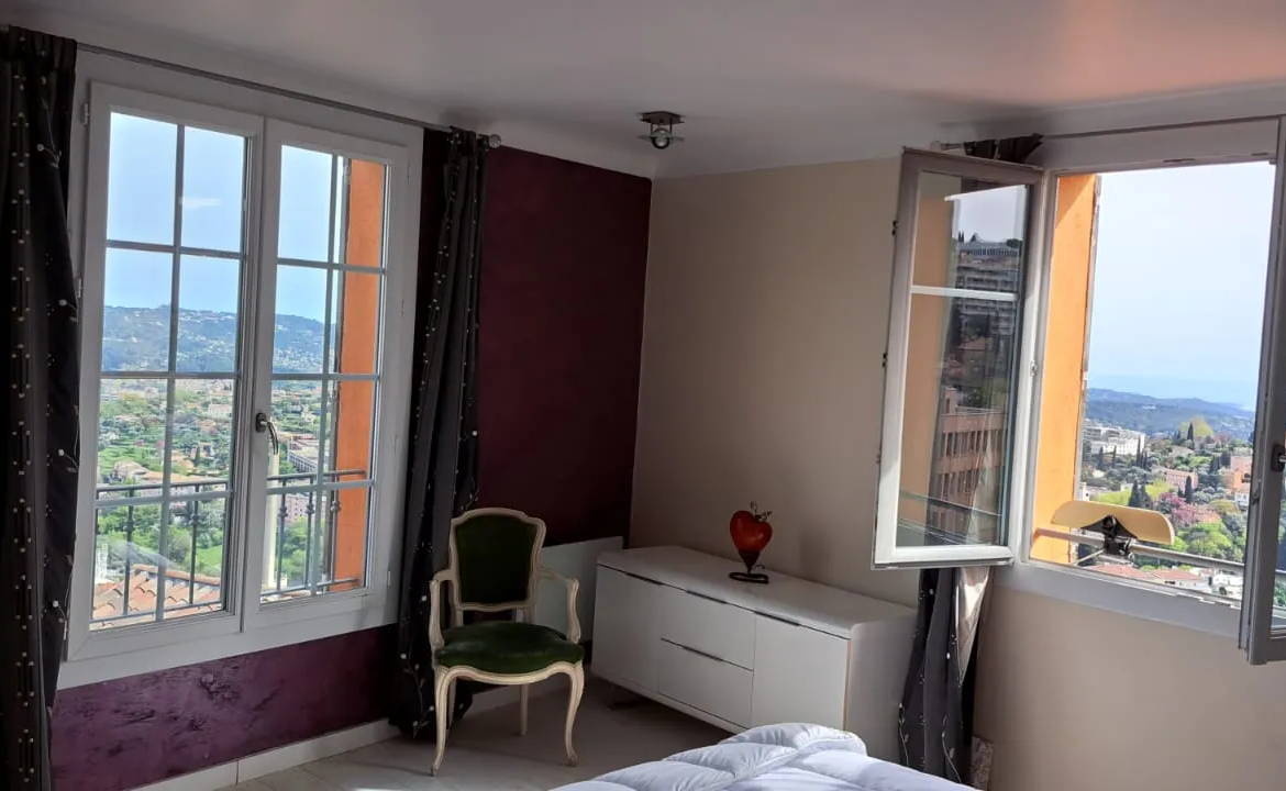 Superbe appartement duplex à Grasse avec vue panoramique 