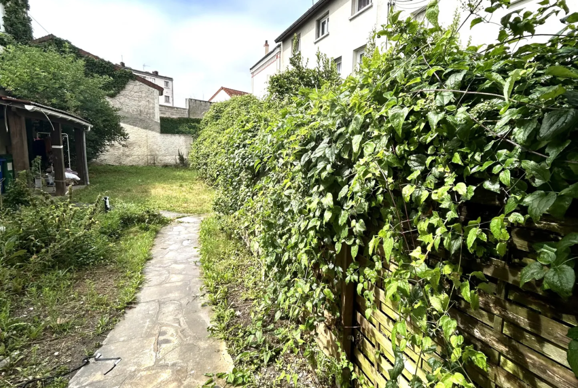 Local Commercial de 28 m2 avec Jardin à Le Raincy - Idéal Investissement 