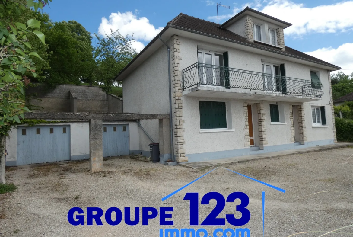 Ensemble immobilier avec 3 appartements et potentiel à Laroche St Cydroine 