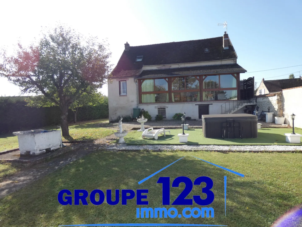 Maison de 136 m² avec jardin à Epineau les Voves