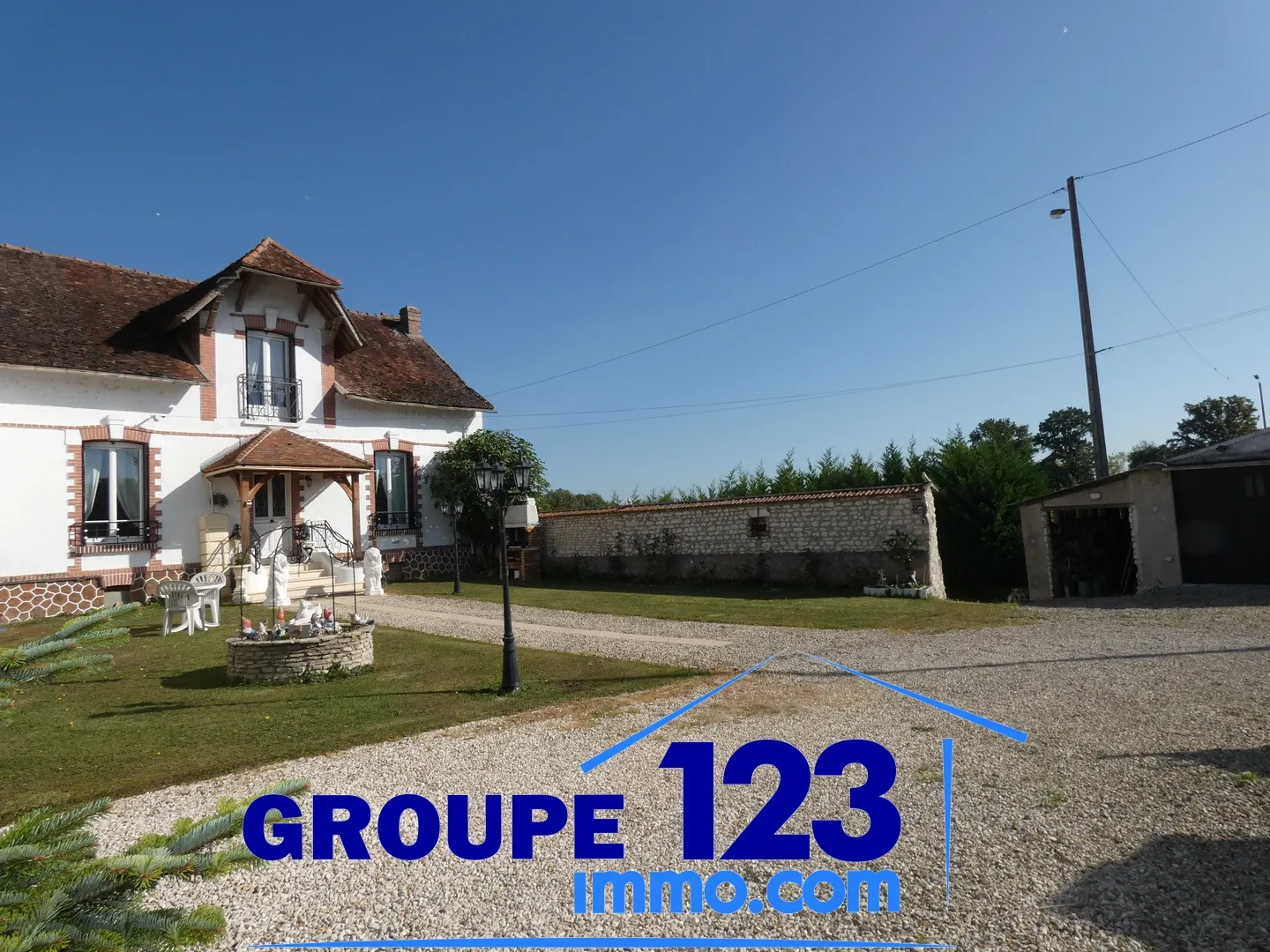 Maison de 136 m² avec jardin à Epineau les Voves 