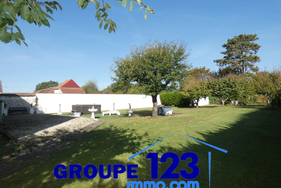 Maison de 136 m² avec jardin à Epineau les Voves 