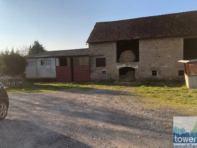 Grange avec terrain de 20000 m² à Causse et Diege 