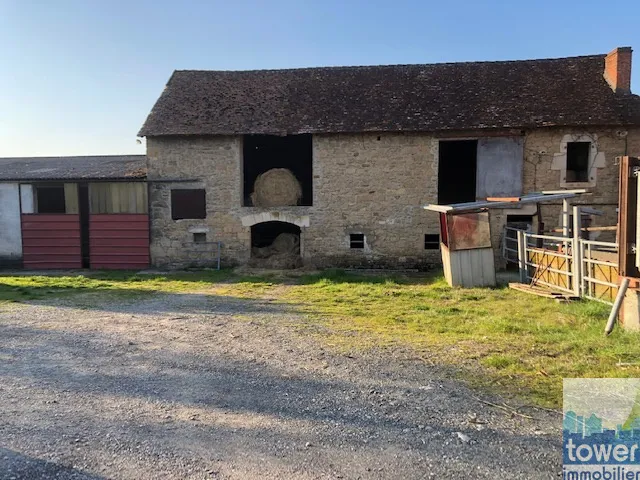 Grange avec terrain de 20000 m² à Causse et Diege 