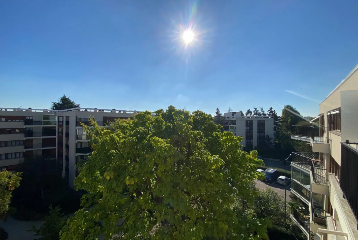 Appartement lumineux à Le Chesnay - Dernier étage sans vis-à-vis 