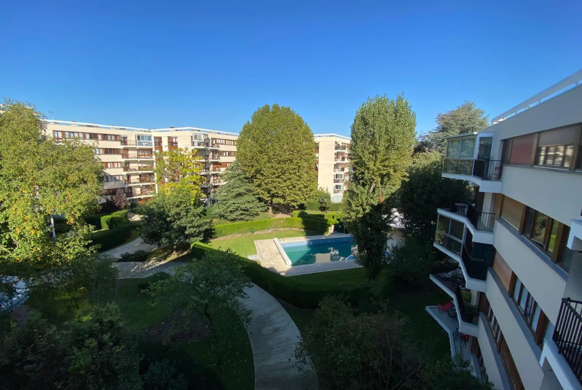 Appartement lumineux au dernier étage à Le Chesnay - 1 chambre 