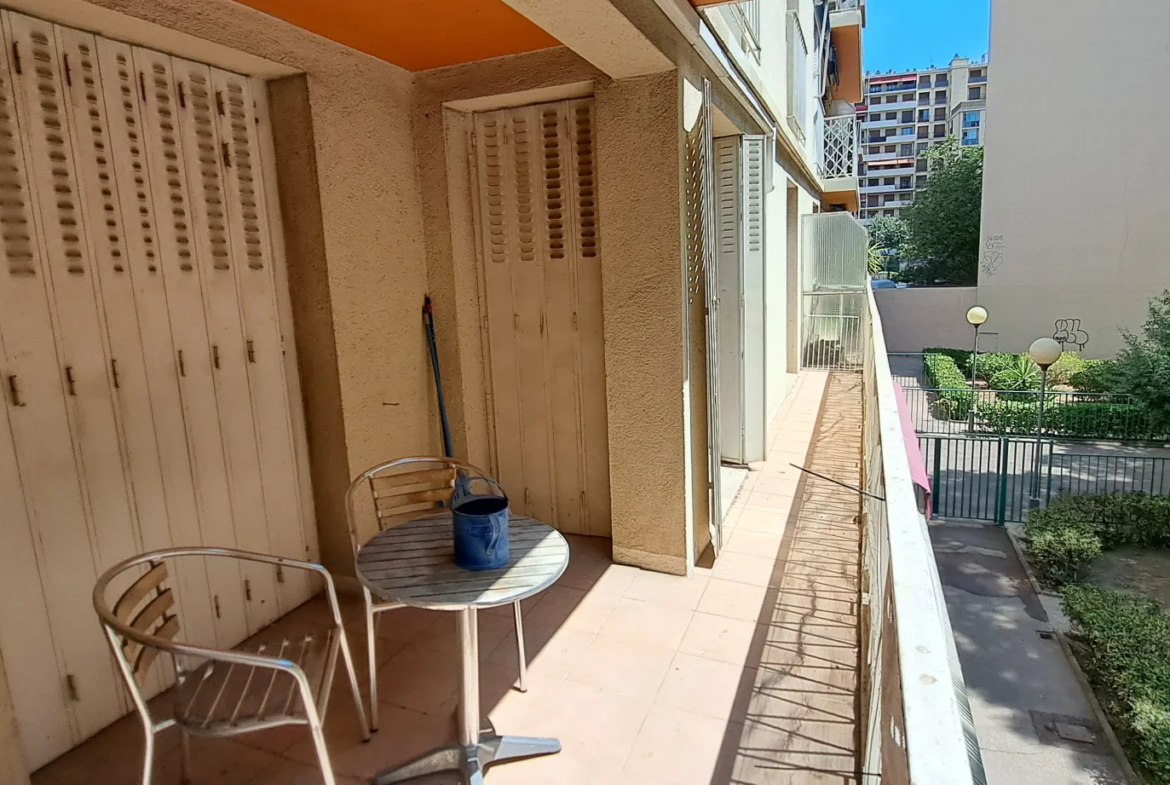 Vente d'un appartement 3 pièces à Marseille 13005 près des facultés 