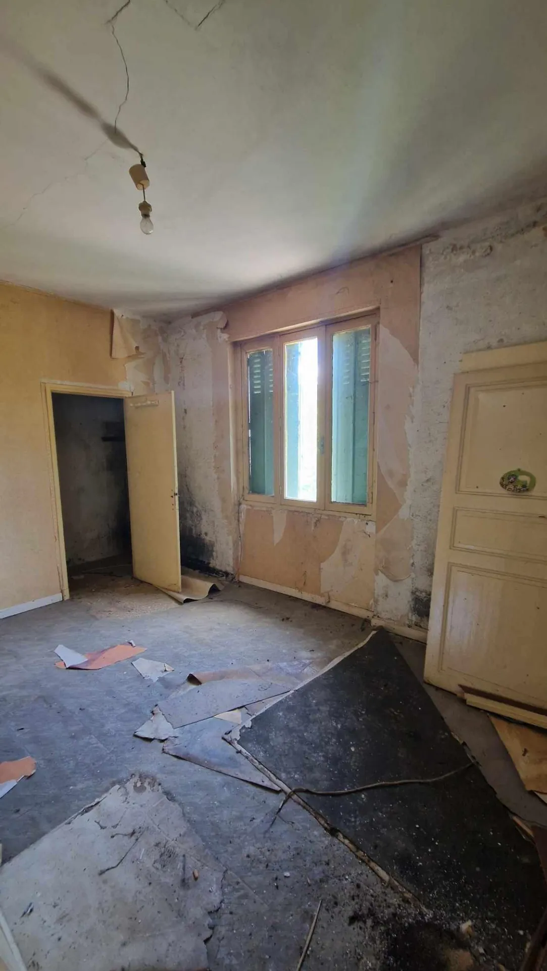 Maison 7 pièces à vendre à Bollène - Rénovation à prévoir 