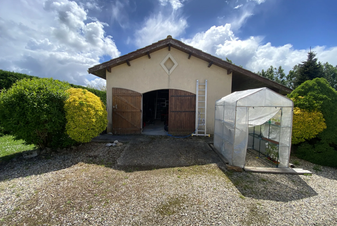 Maison 5 pièces à vendre à Loupiac de la Réole avec jardin et garage 