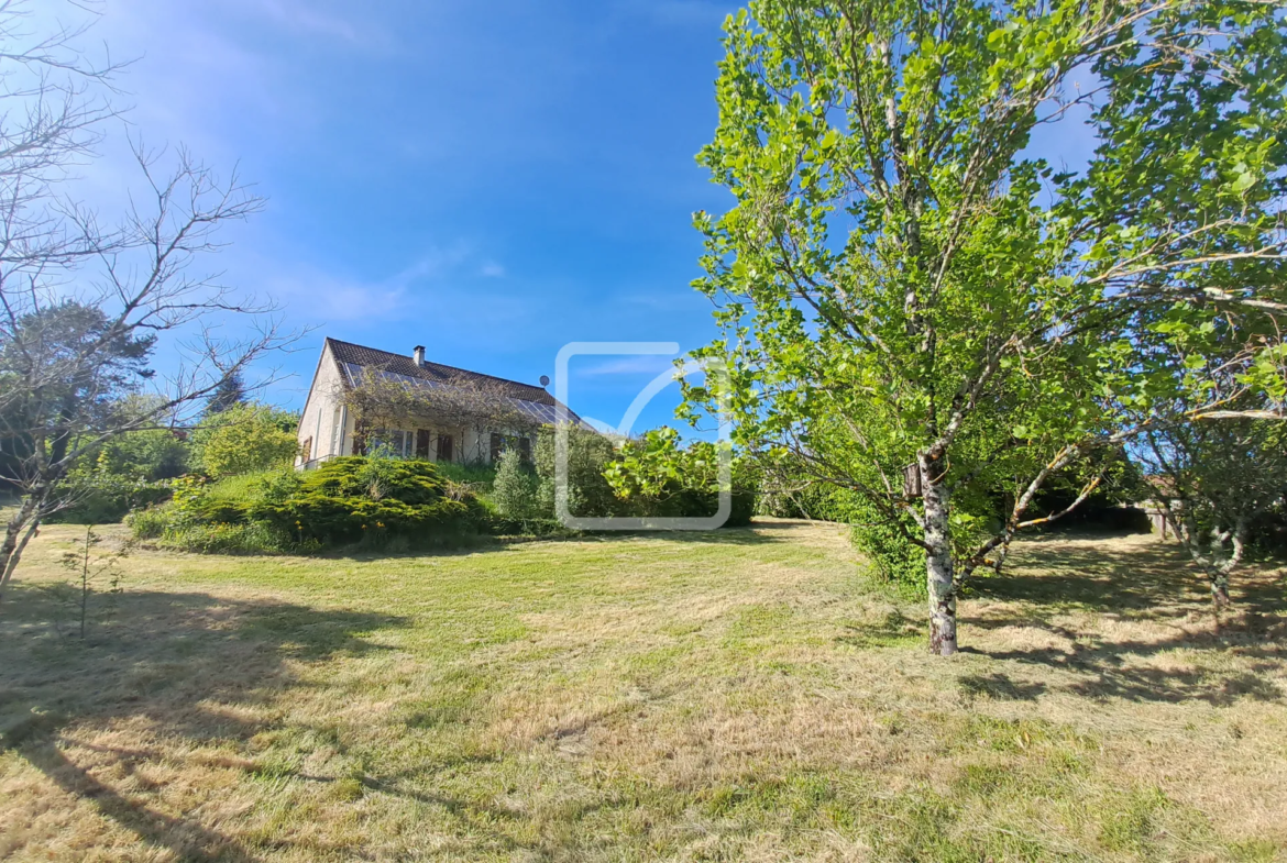 Maison familiale à Agonac avec terrain de 2027 m2 