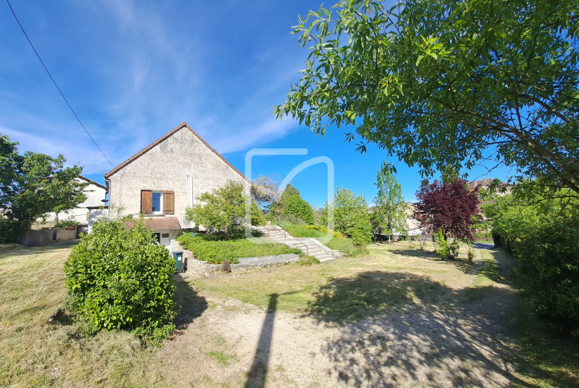 Maison familiale à Agonac avec terrain de 2027 m2 