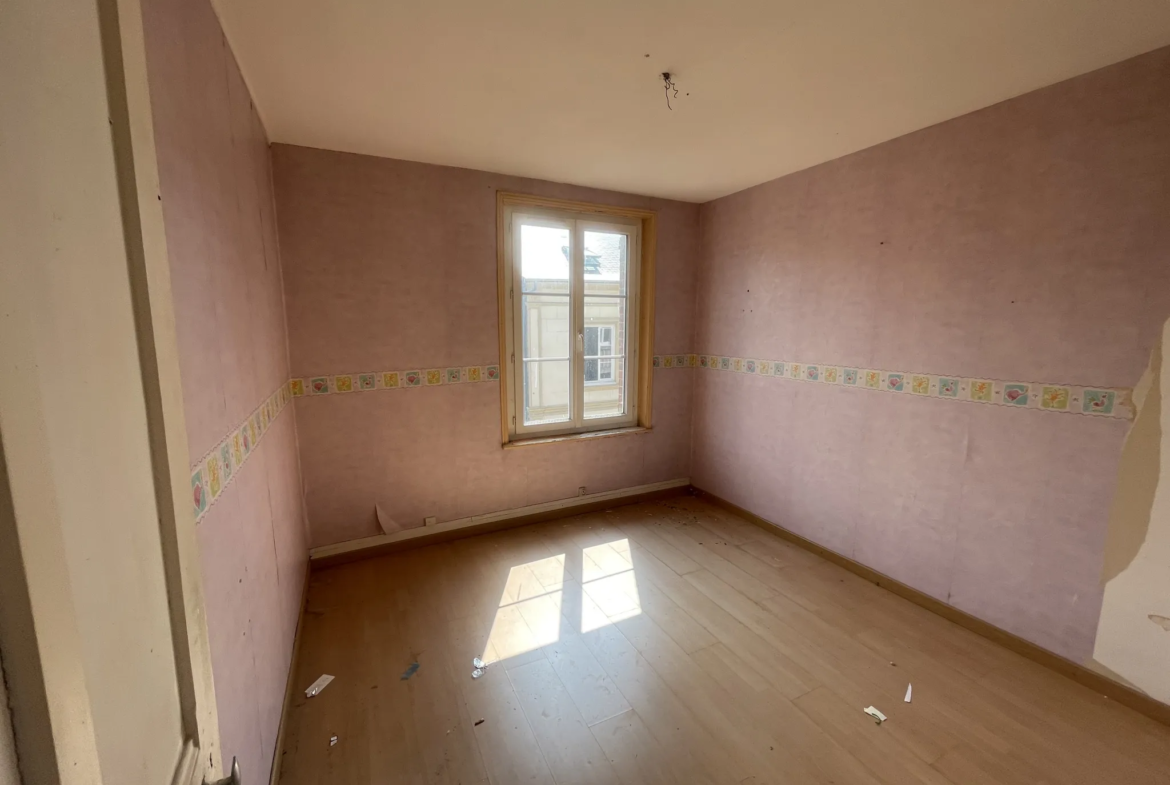 Local commercial avec appartement à Livarot - 78m² 