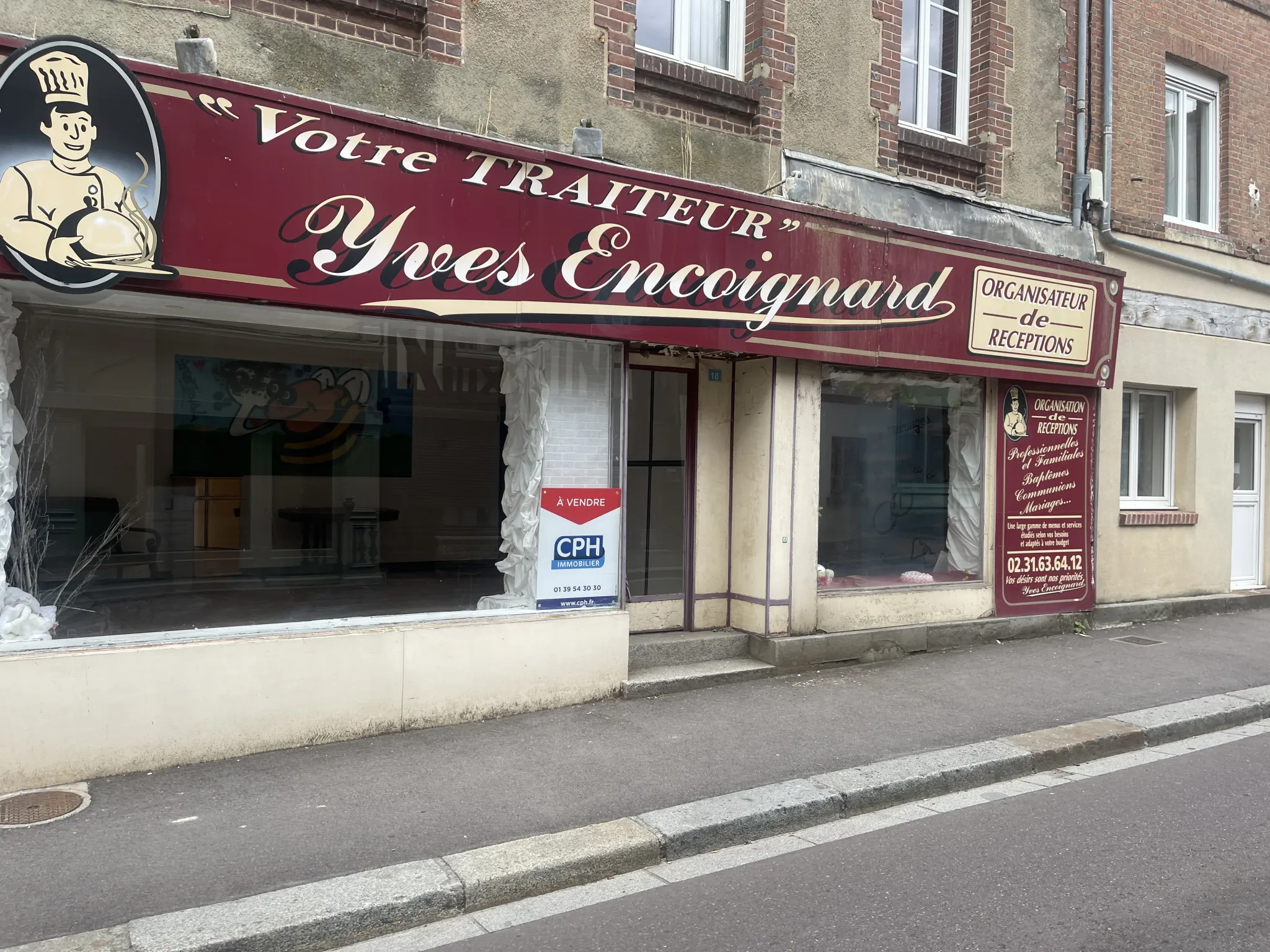 Local commercial avec appartement au cœur de Livarot 