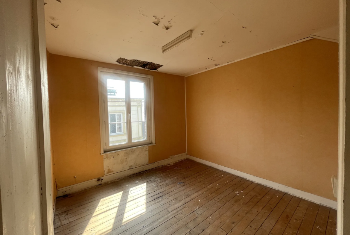 Local commercial avec appartement à Livarot - 78m² 