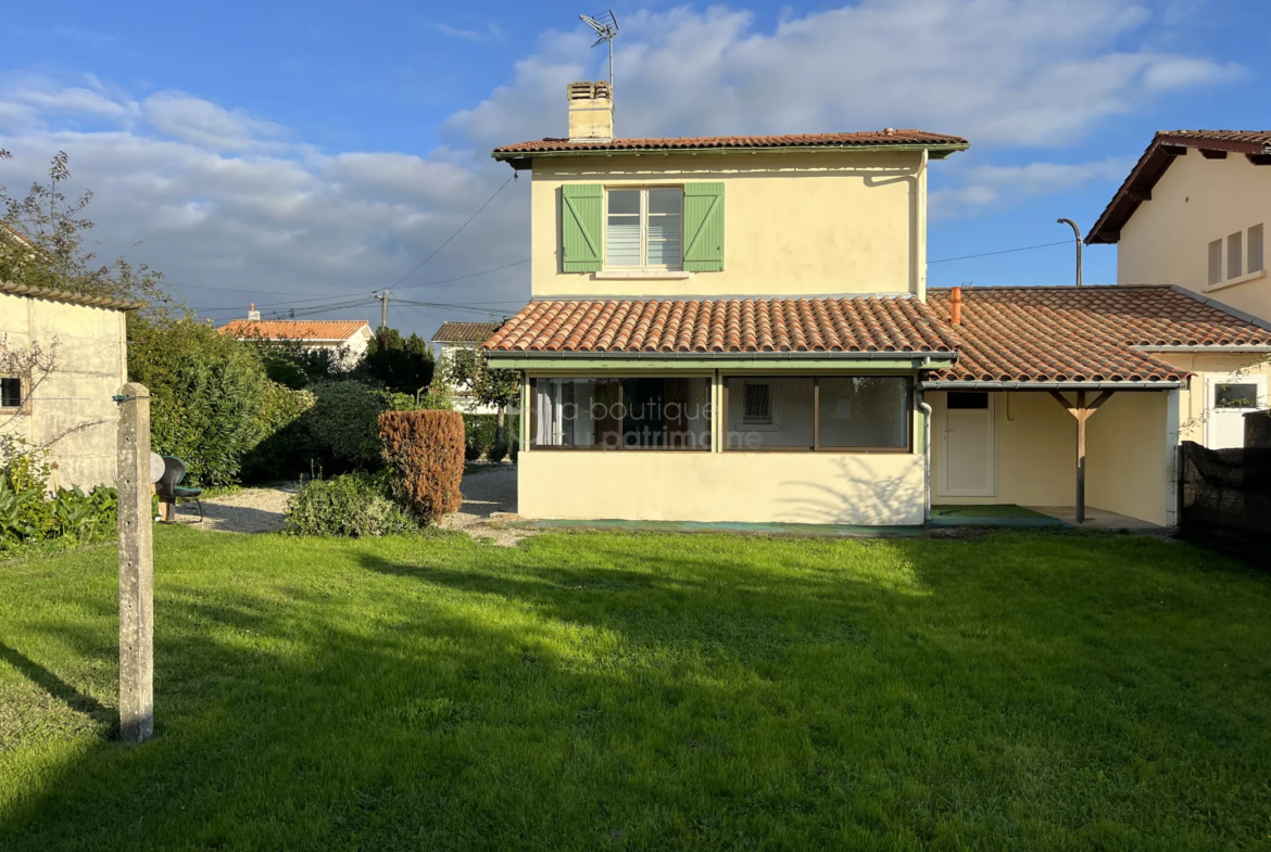 Maison SANS Travaux à Vendre à Bazas - 3 Chambres, Garage et Terrasse 