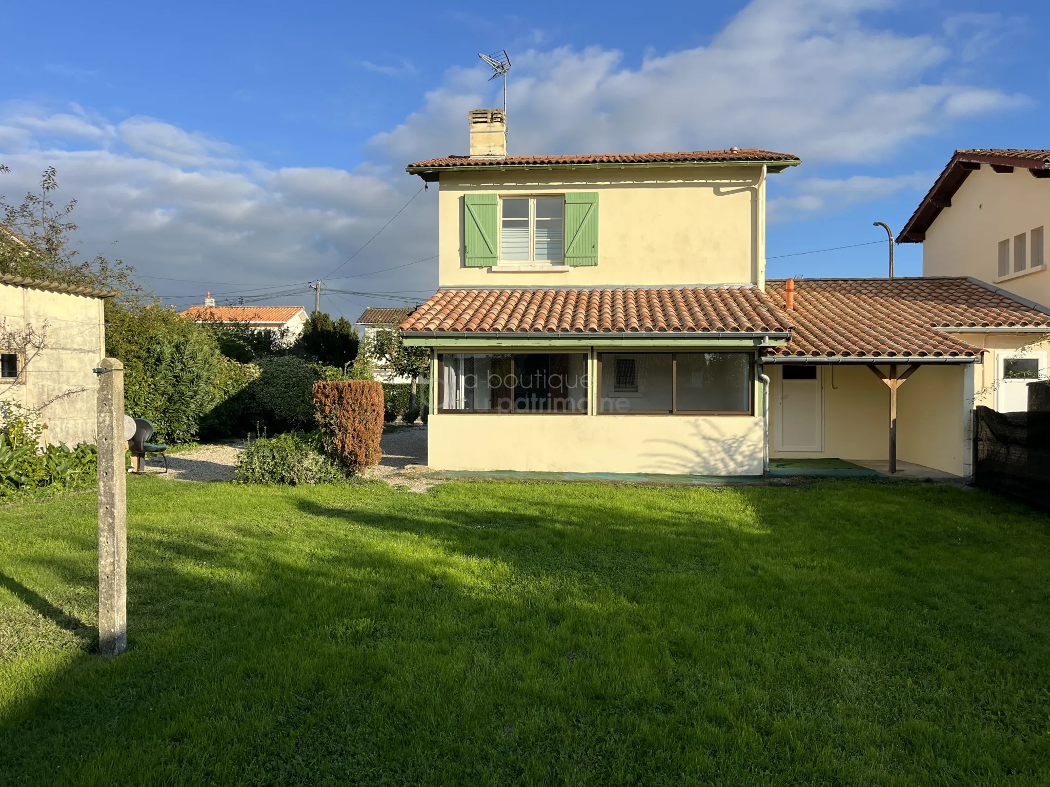 Maison SANS Travaux à Vendre à Bazas - 3 Chambres, Garage et Terrasse 