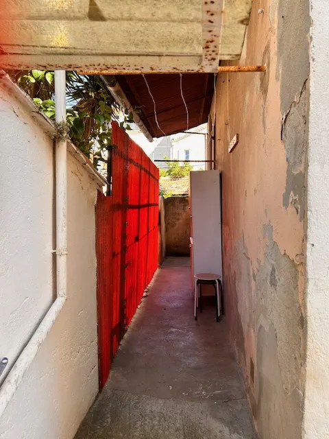 Maison avec jardin dans une impasse au calme à Toulon Ouest 