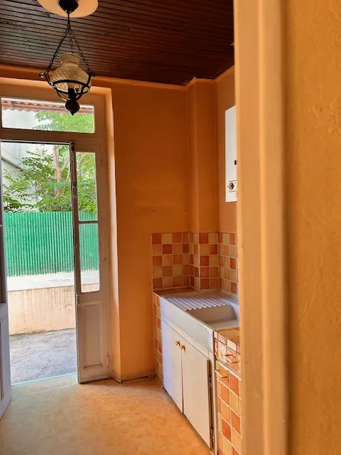 Charmante maison avec jardin et deux appartements à Toulon Ouest 