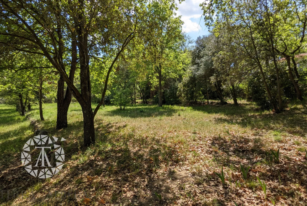 Grand terrain constructible à Laroque des Albères avec vue 