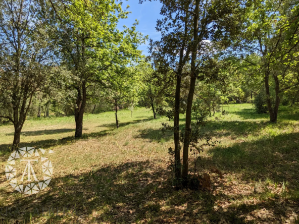 Grand terrain constructible à Laroque des Albères avec vue