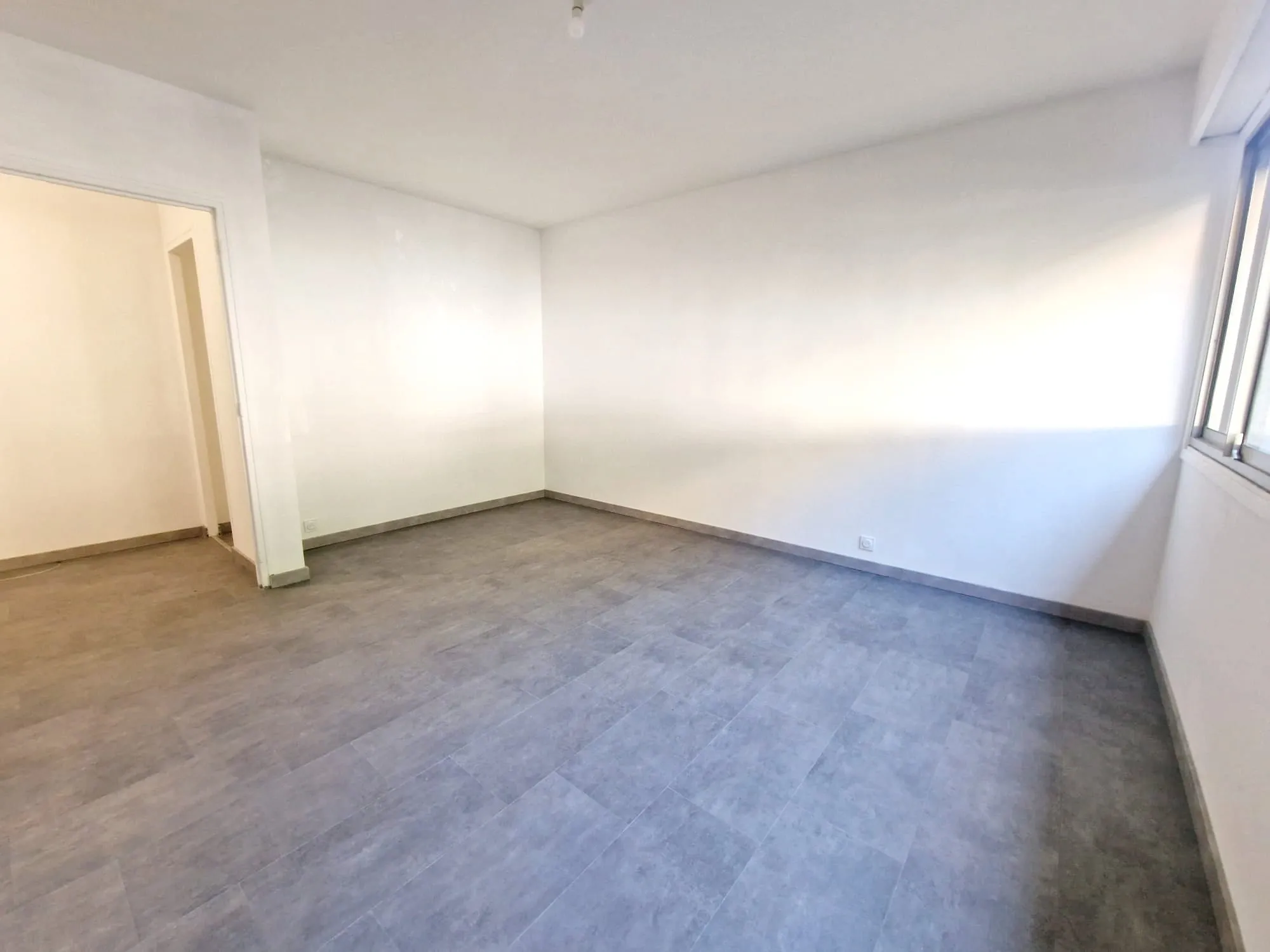 Appartements à vendre: Deux pièces à Menton, 49 m² avec balcon 