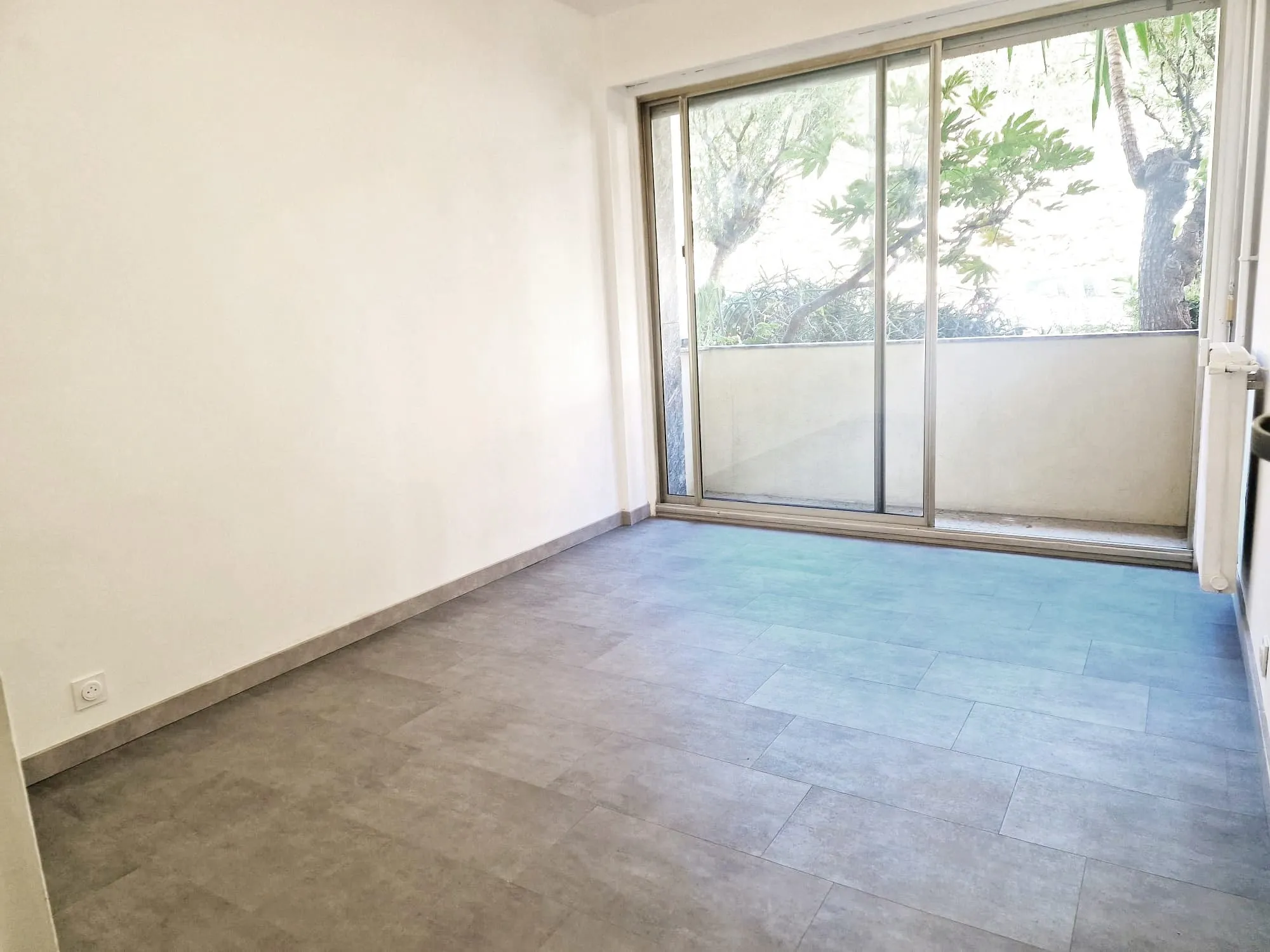 Appartements à vendre: Deux pièces à Menton, 49 m² avec balcon 