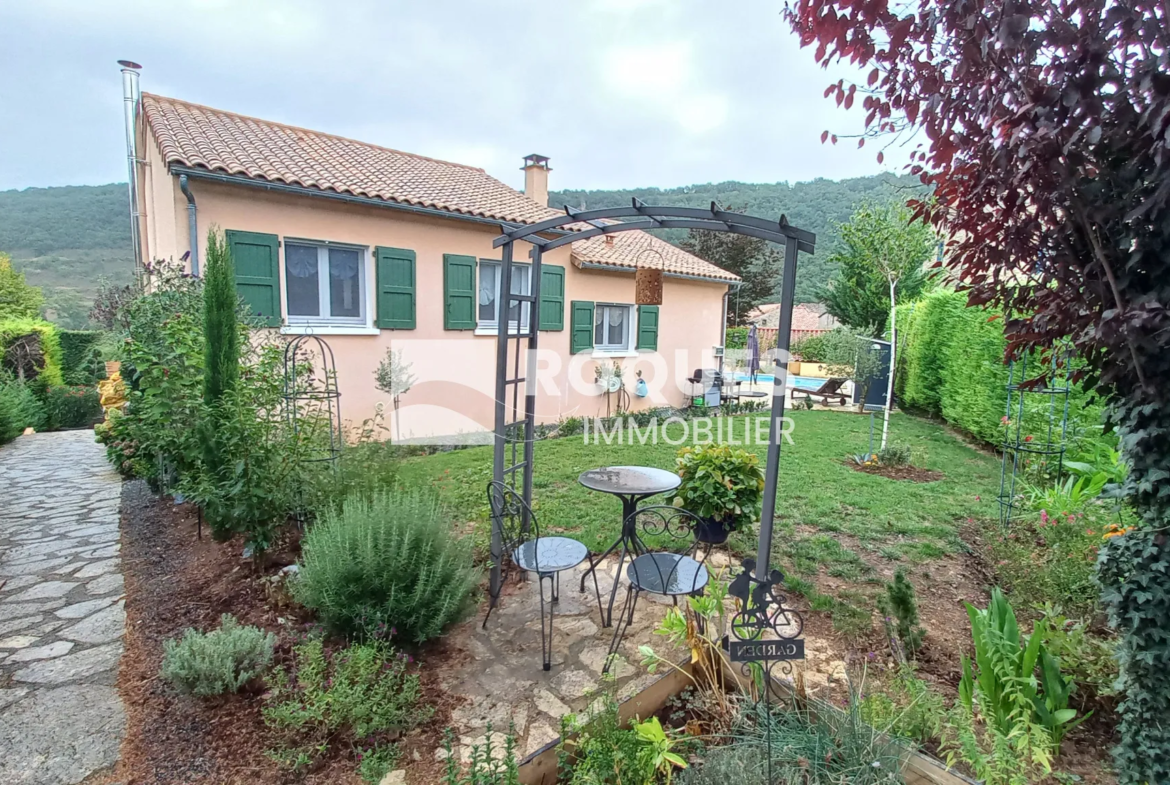 Maison avec piscine à Compregnac - 3 chambres - 264 000 EUR 