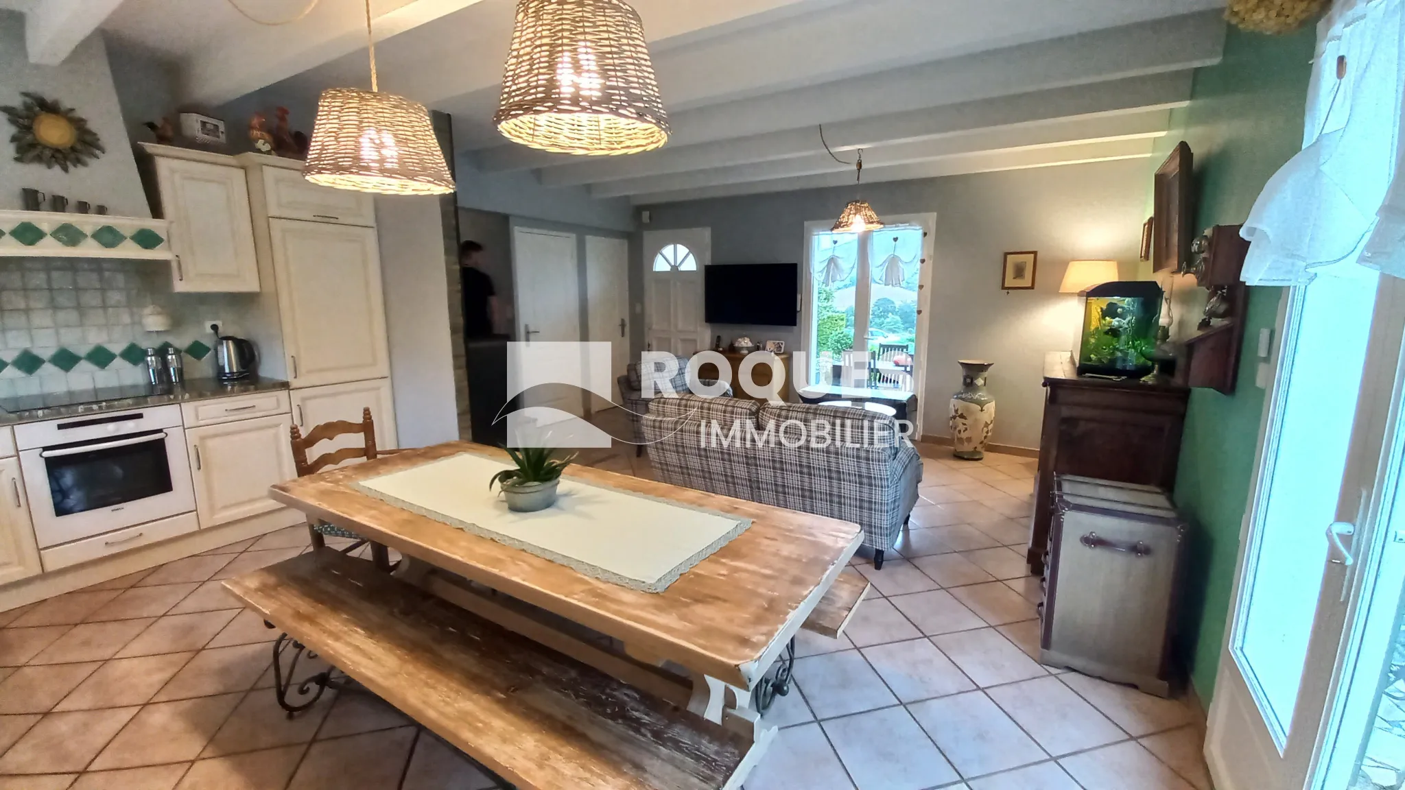 Maison avec piscine à Compregnac - 3 chambres - 264 000 EUR 