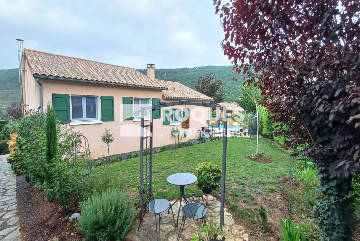 Maison avec piscine à Compregnac - 3 chambres - 264 000 EUR 