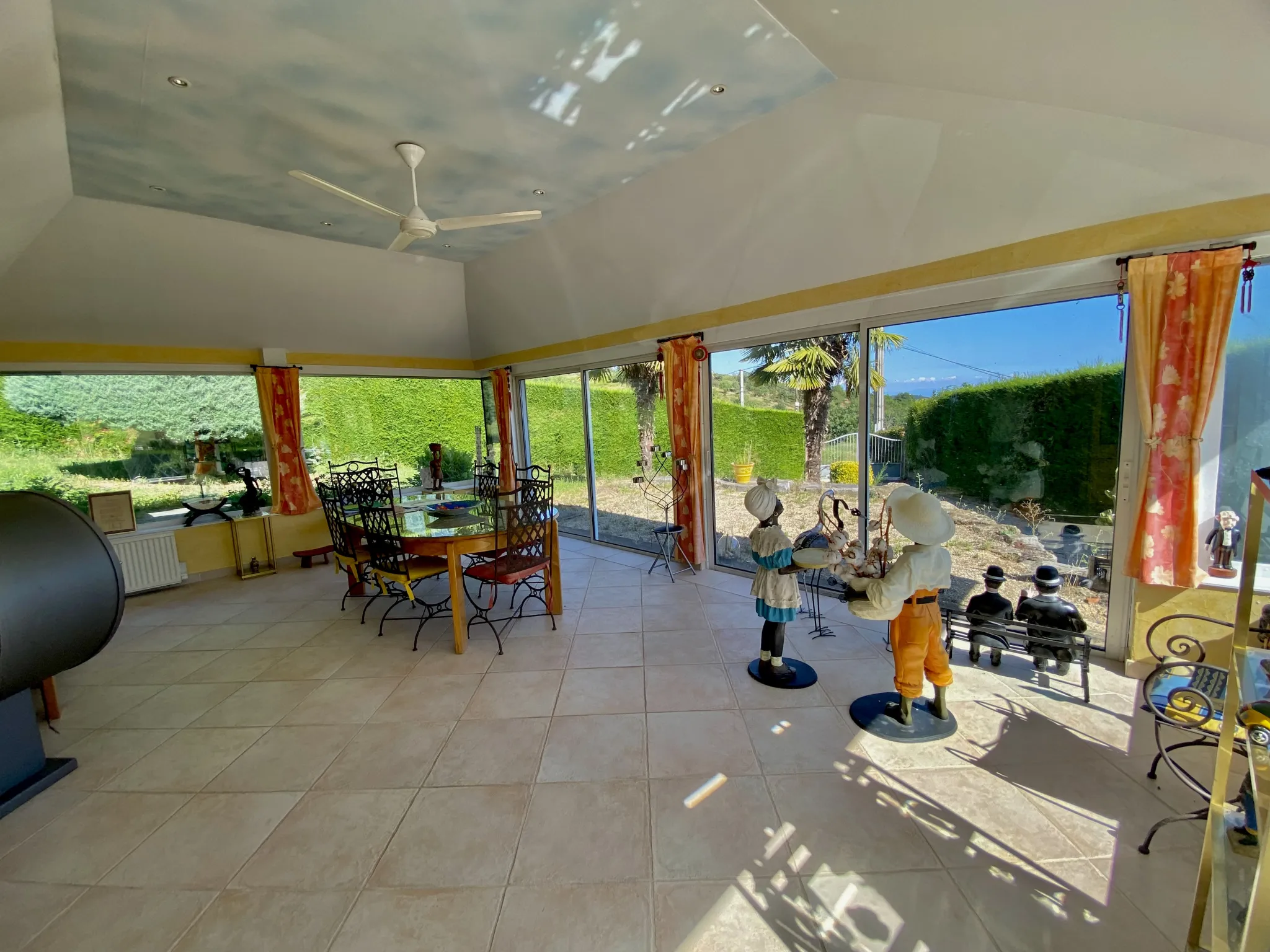 Maison d'exception à Bourg Argental avec vue sur la campagne 